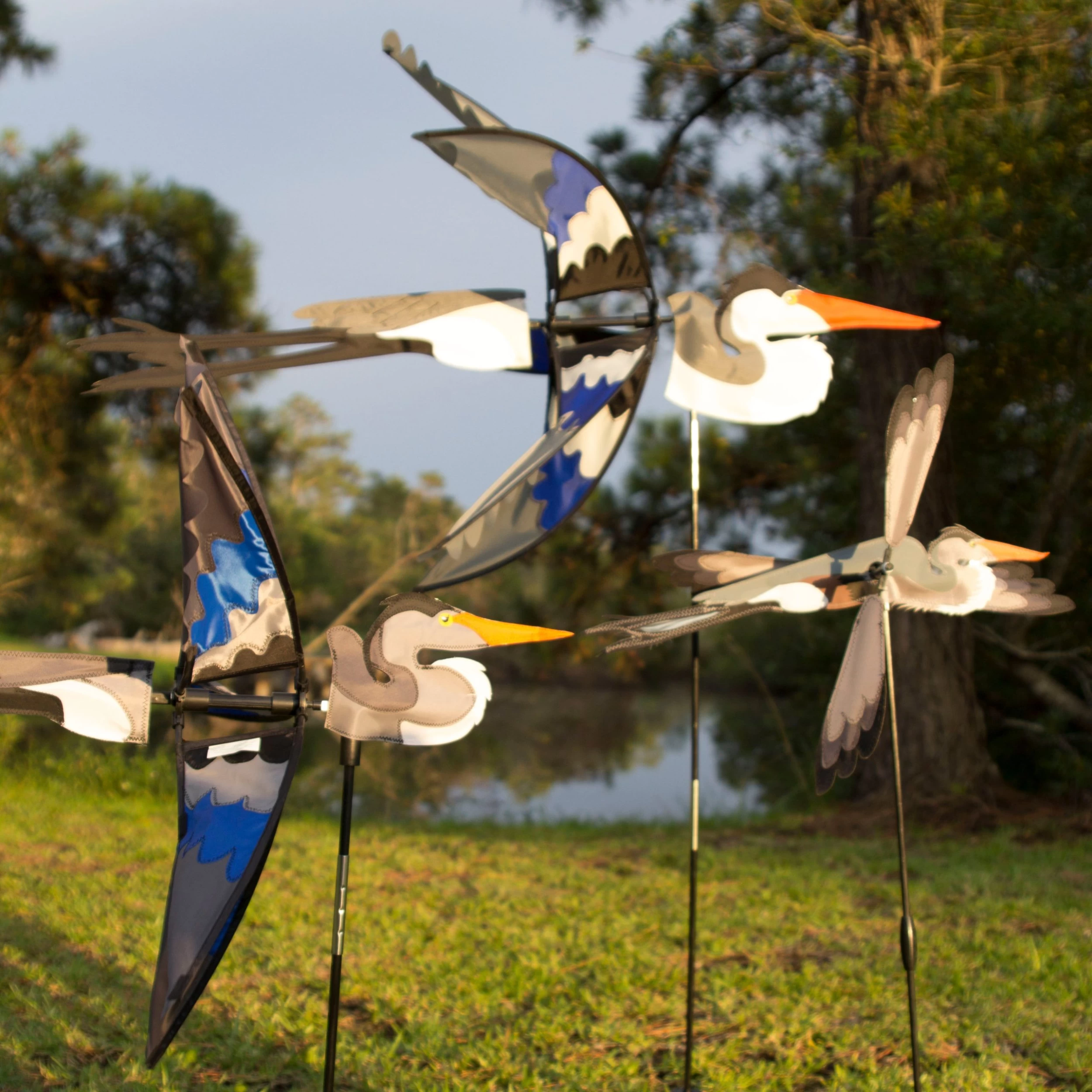 18 In. WhirliGig Spinner - Heron 4 18 In. WhirliGig Spinner - Heron - Image 2