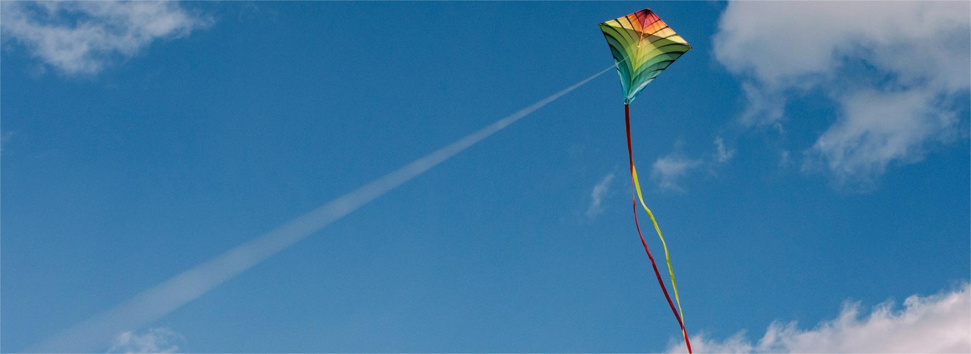 Kite Shop -Kite Shop aaron burden O0p6aV9Go3Y unsplash